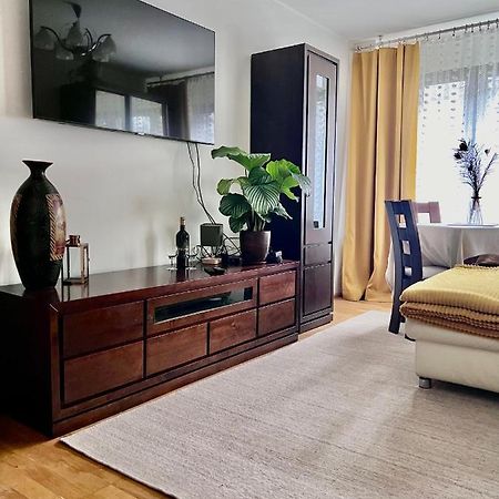 Yellow Apartment Airport Galeria Mokotow Netflix Варшава Екстериор снимка