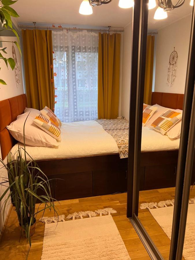 Yellow Apartment Airport Galeria Mokotow Netflix Варшава Екстериор снимка
