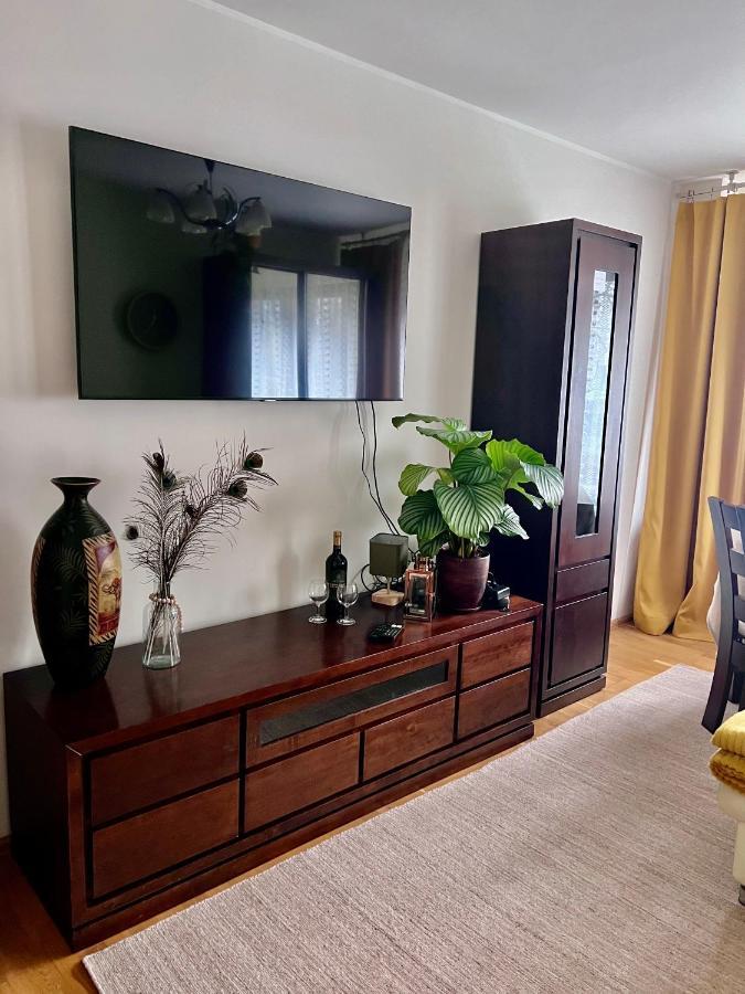 Yellow Apartment Airport Galeria Mokotow Netflix Варшава Екстериор снимка
