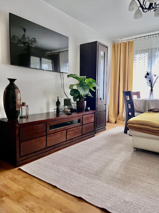 Yellow Apartment Airport Galeria Mokotow Netflix Варшава Екстериор снимка