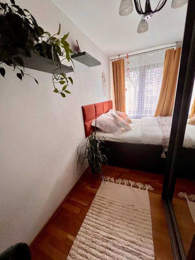 Yellow Apartment Airport Galeria Mokotow Netflix Варшава Екстериор снимка